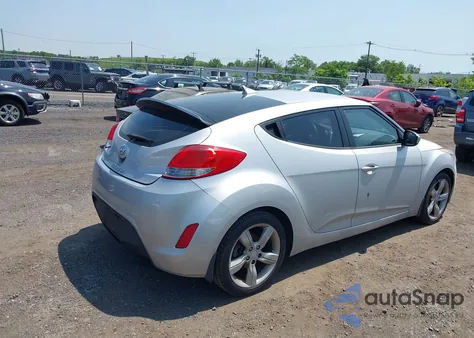 2013 Hyundai Veloster Base W/Black from USA, damaged, VIN KMHTC6AD7DU173789